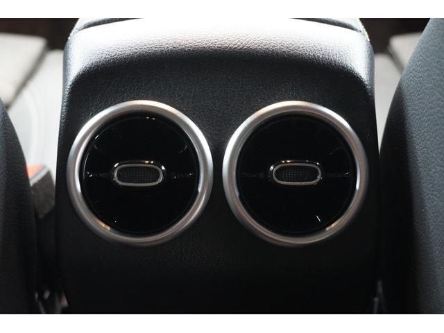 GLAクラス GLA200d 4マチック ナイトエディション 限定車 ブルメスターサラウンド パノラミックビューモニター メモリー機能付きパワーシート シートヒーター スライディングルーフ 置くだけ充電 純正20インチアルミホイール ETC 純正ドラレコ BSM(40枚目)