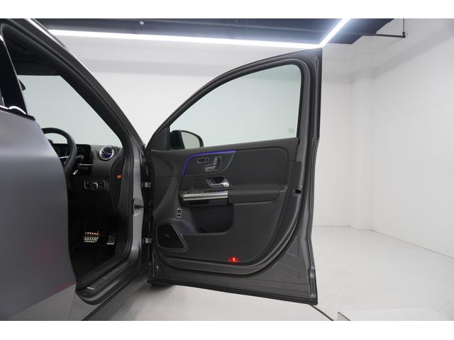 GLAクラス GLA200d 4マチック ナイトエディション 限定車 ブルメスターサラウンド パノラミックビューモニター メモリー機能付きパワーシート シートヒーター スライディングルーフ 置くだけ充電 純正20インチアルミホイール ETC 純正ドラレコ BSM(52枚目)