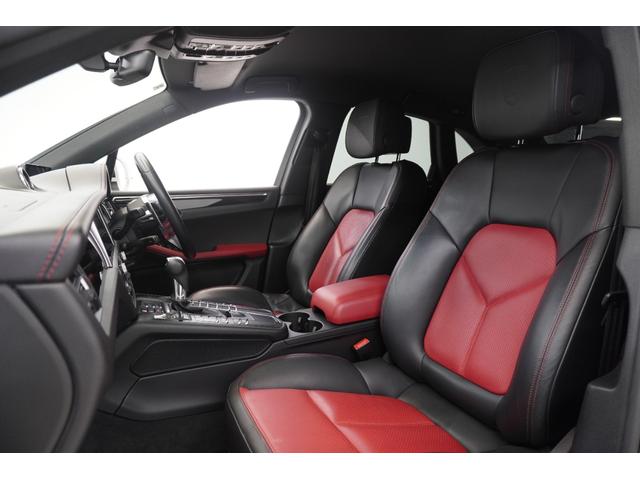 マカン マカンＳ　スポクロ　３６０°カメラ　赤／黒本革シート　純正アルミホイール　シートヒーター　ドラレコ　スピードレーダー　パワーテールゲート　ＥＴＣ２．０（16枚目）