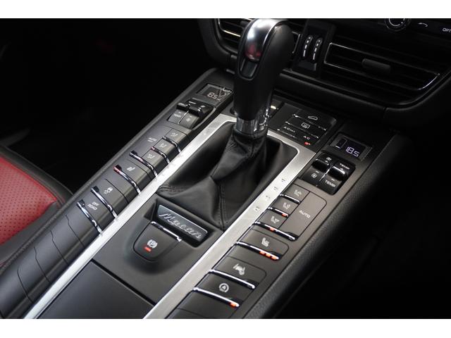 マカン マカンＳ　スポクロ　３６０°カメラ　赤／黒本革シート　純正アルミホイール　シートヒーター　ドラレコ　スピードレーダー　パワーテールゲート　ＥＴＣ２．０（30枚目）