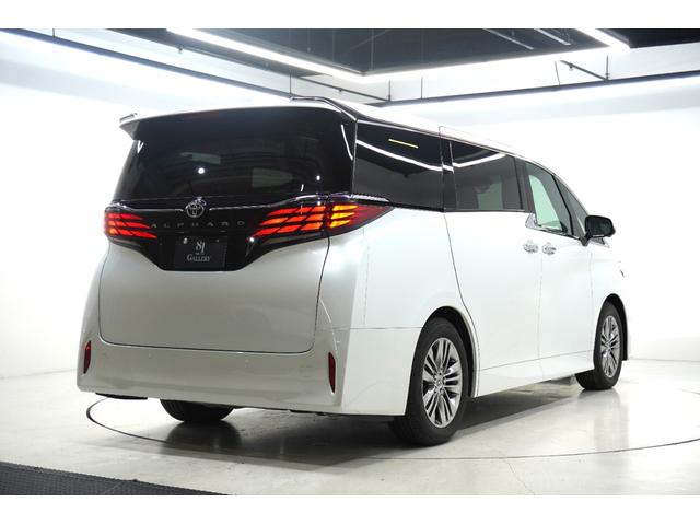 アルファード Ｚ　登録済み未使用車　Ｄインナーミラー　パノラミックビューモニター　パワーバックドア　フリップダウンモニター　ツインムーンルーフ　シートヒーター　ベンチレーション　メモリー付き電動シート　ＥＴＣ２．０（5枚目）