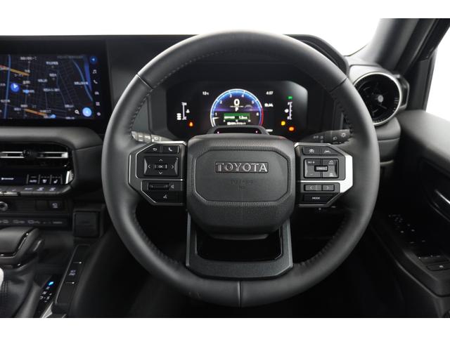 ランドクルーザー２５０ ＶＸ　モデリスタオーバーフェンダー　サンルーフ　デジタルインナーミラー　１８インチＡＷ　パノラミックビューモニタ　トヨタチームメイト　純正ナビ　デジタルインナーミラー　純正フロアマット（ロイヤル）（10枚目）