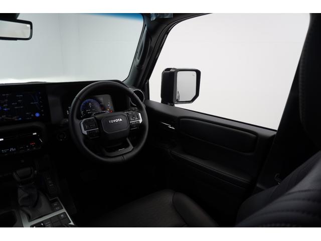 ランドクルーザー２５０ ＶＸ　モデリスタオーバーフェンダー　サンルーフ　デジタルインナーミラー　１８インチＡＷ　パノラミックビューモニタ　トヨタチームメイト　純正ナビ　デジタルインナーミラー　純正フロアマット（ロイヤル）（32枚目）