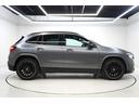 GLAクラス GLA200d 4マチック ナイトエディション 限定車 ブルメスターサラウンド パノラミックビューモニター メモリー機能付きパワーシート シートヒーター スライディングルーフ 置くだけ充電 純正20インチアルミホイール ETC 純正ドラレコ BSM(4枚目)
