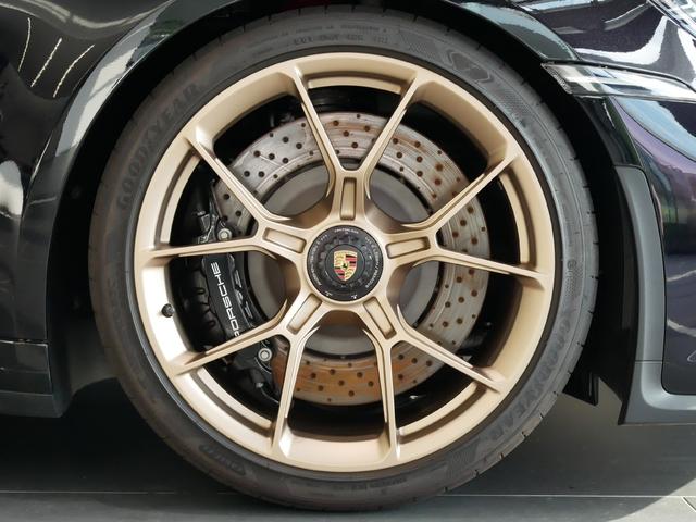 911 911GT3 軽量カーボンルーフ クロノパッケージ(5枚目)