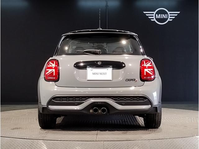 ＭＩＮＩ クーパーＳ　クラシック・トリム　・シートーヒーター・バックカメラ・純正ＨＤＤナビ・純正１７インチＡＷ・クラシックトリム・ＬＥＤヘッドライト・コンフォートアクセス・パーキングアシスト・デジタルメーター・インテリジェントセーフティー・（69枚目）