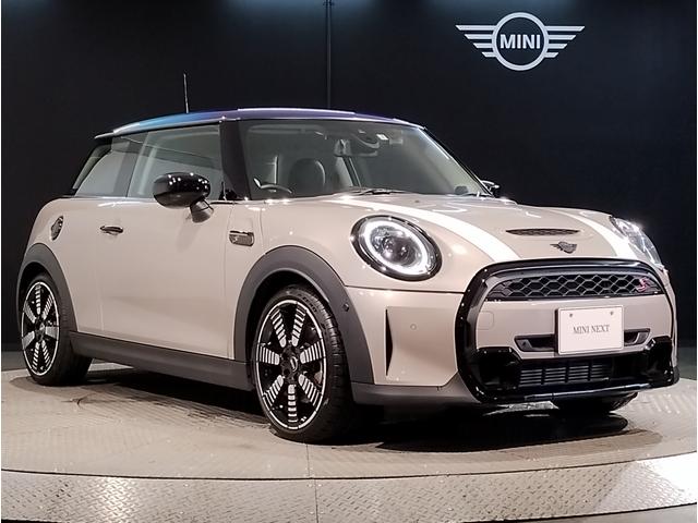 ＭＩＮＩ クーパーＳ　クラシック・トリム　純正ＨＤＤナビ　ブラックレザーシート　シートヒーター　純正１８インチアルミ　スポーツＡＴ　パドルシフト　マルチトーンルーフ　ハーマンカートンＨｉＦｉスピーカー　前後バンパーコーナーセンサー　ＥＴＣ（26枚目）