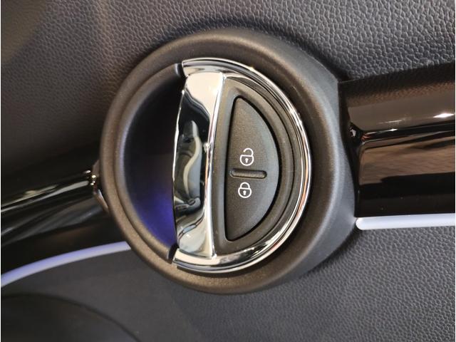 ＭＩＮＩ ジョンクーパーワークス　ジョンクーパーワークストリム　プレミアムプラスライン・ＡｐｐｌｅＣａｒｐｌａｙ・バックカメラ・ＰＤＣ・シートヒーター　アクティブクルーズコントロール・インテリジェントセーフティ・純正１８ＡＷ・コンフォートアクセス（28枚目）