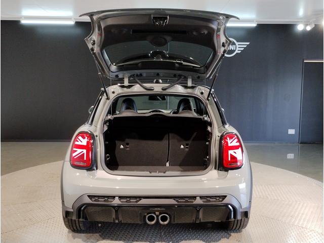 ＭＩＮＩ ジョンクーパーワークス　ジョンクーパーワークストリム　プレミアムプラスライン・ＡｐｐｌｅＣａｒｐｌａｙ・バックカメラ・ＰＤＣ・シートヒーター　アクティブクルーズコントロール・インテリジェントセーフティ・純正１８ＡＷ・コンフォートアクセス（74枚目）