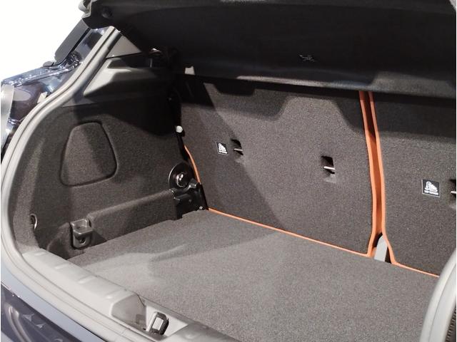 ＭＩＮＩ クーパーＳＤ　クラシック・トリム　オプションモルトブラウンレザーシート★オプション１８インチアルミホイール★１オーナー★アクティブクルーズ★シートヒーター★純正ＨＤＤナビ★バックカメラ★ＰＤＣ★パークアシスト★ＬＥＤヘッドライト★（36枚目）