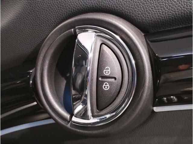 ＭＩＮＩ クーパーＳＤ　クラシック・トリム　ＬＥＤヘッドライト　ＨＤＤナビ　バックカメラ　前後ＰＤＣ　コンフォートアクセス　デジタルメーター　クルーズコントロール　ユニオンジャックテールランプ　ミラー型ＥＴＣ　１７インチアルミホイール　Ｆ５５（41枚目）