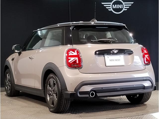 ＭＩＮＩ クーパー　クラシック・トリム　バックカメラ　デジタルメーター　シートヒーター　アップルカープレイ　ＬＥＤヘッドライト　コンフォートアクセス　１６インチアルミ　前後ＰＤＣセンサー　ユニオンジャックテールランプ　クルーズコントロール（72枚目）