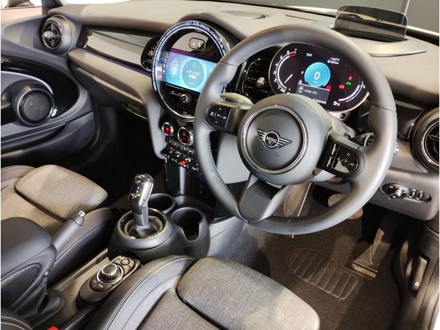 ＭＩＮＩ クーパーＳ　クラシック・トリム　ワンオーナー　シートヒーター　Ａｐｐｌｅｃａｒｐｌａｙ　ヘッドアップディスプレイ　バックカメラ　クラシックトリム　ハーフレザーシート　ＬＥＤライト　バックカメラ　純正１７インチアルミホイール（31枚目）