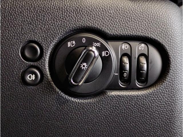 ＭＩＮＩ クーパーＳ　クラシック・トリム　ワンオーナー　シートヒーター　Ａｐｐｌｅｃａｒｐｌａｙ　ヘッドアップディスプレイ　バックカメラ　クラシックトリム　ハーフレザーシート　ＬＥＤライト　バックカメラ　純正１７インチアルミホイール（43枚目）