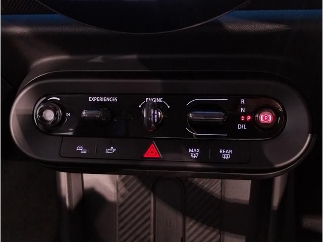 MINI クーパーS クラシック・トリム 弊社元レンタカー ステアリングヒーター シートヒーター ヘッドアップディスプレイ 全周囲カメラ 純正HDDナビ ミラーETC 純正17インチアルミホイール ワイヤレス充電 LEDライト(47枚目)