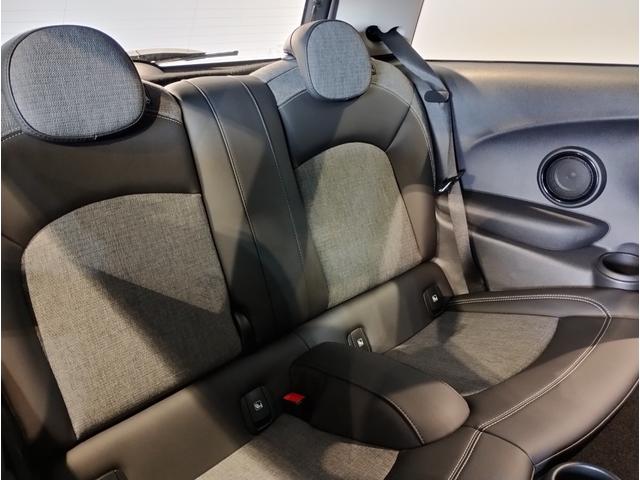 ＭＩＮＩ クーパーＳプレミアムプラスパックエッセンシャルトリム　ヘッドアップディスプレイ　ＬＥＤヘッドライト　アップルカープレイ　バックカメラ　ＰＤＣセンサー　シートヒーター　１７インチＡＷ　コンフォートアクセス　ミラーＥＴＣ（18枚目）