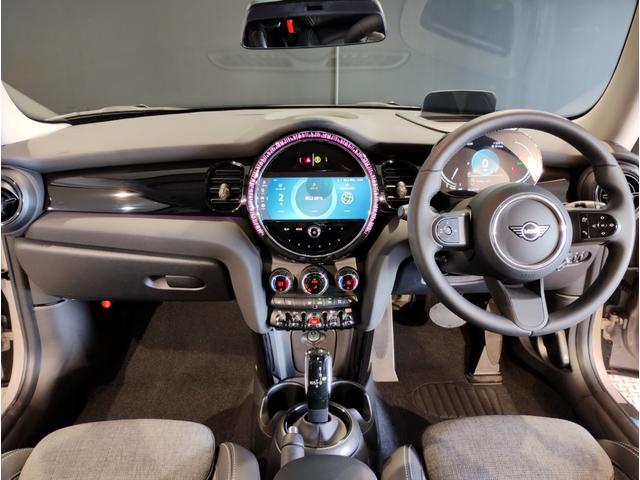 ＭＩＮＩ クーパーＳプレミアムプラスパックエッセンシャルトリム　ヘッドアップディスプレイ　ＬＥＤヘッドライト　アップルカープレイ　バックカメラ　ＰＤＣセンサー　シートヒーター　１７インチＡＷ　コンフォートアクセス　ミラーＥＴＣ（19枚目）