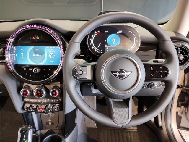 ＭＩＮＩ クーパーＳプレミアムプラスパックエッセンシャルトリム　ヘッドアップディスプレイ　ＬＥＤヘッドライト　アップルカープレイ　バックカメラ　ＰＤＣセンサー　シートヒーター　１７インチＡＷ　コンフォートアクセス　ミラーＥＴＣ（20枚目）