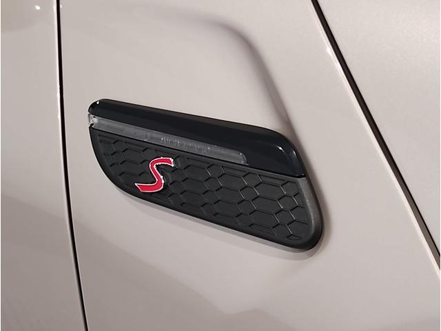 ＭＩＮＩ クーパーＳプレミアムプラスパックエッセンシャルトリム　ヘッドアップディスプレイ　ＬＥＤヘッドライト　アップルカープレイ　バックカメラ　ＰＤＣセンサー　シートヒーター　１７インチＡＷ　コンフォートアクセス　ミラーＥＴＣ（45枚目）