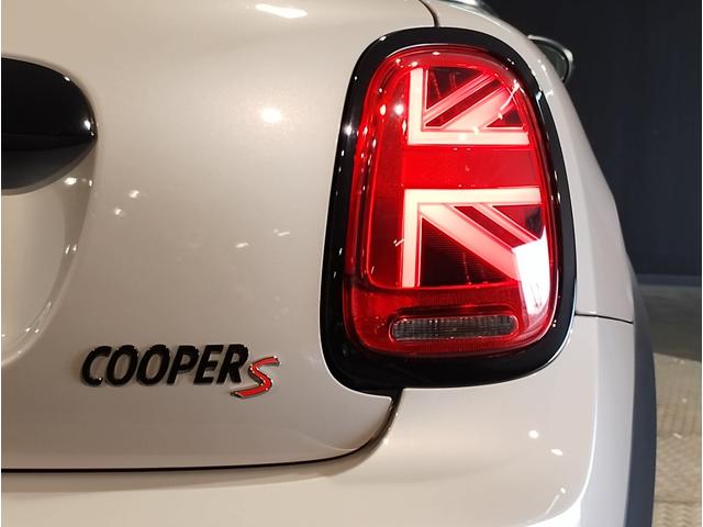 ＭＩＮＩ クーパーＳプレミアムプラスパックエッセンシャルトリム　ヘッドアップディスプレイ　ＬＥＤヘッドライト　アップルカープレイ　バックカメラ　ＰＤＣセンサー　シートヒーター　１７インチＡＷ　コンフォートアクセス　ミラーＥＴＣ（50枚目）