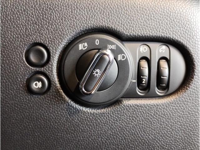 ＭＩＮＩ クーパーＳプレミアムプラスパックエッセンシャルトリム　ヘッドアップディスプレイ　ＬＥＤヘッドライト　アップルカープレイ　バックカメラ　ＰＤＣセンサー　シートヒーター　１７インチＡＷ　コンフォートアクセス　ミラーＥＴＣ（63枚目）