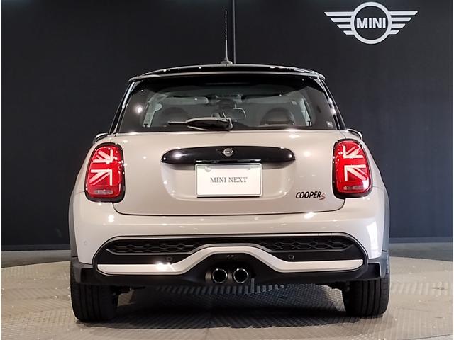 ＭＩＮＩ クーパーＳプレミアムプラスパックエッセンシャルトリム　ヘッドアップディスプレイ　ＬＥＤヘッドライト　アップルカープレイ　バックカメラ　ＰＤＣセンサー　シートヒーター　１７インチＡＷ　コンフォートアクセス　ミラーＥＴＣ（72枚目）