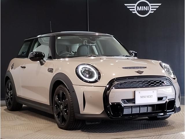 ＭＩＮＩ クーパーＳプレミアムプラスパックエッセンシャルトリム　ヘッドアップディスプレイ　ＬＥＤヘッドライト　アップルカープレイ　バックカメラ　ＰＤＣセンサー　シートヒーター　１７インチＡＷ　コンフォートアクセス　ミラーＥＴＣ（75枚目）
