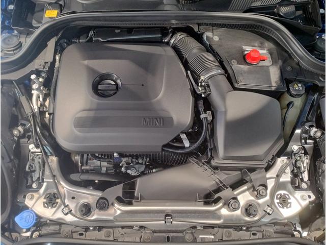 ＭＩＮＩ クーパーＣ　クラシック・トリム　弊社デモレンタ　クラシックトリム　ステアリングヒーター　シートヒーター　純正ＨＤＤナビ　ヘッドアップディスプレイ　バックカメラ　ハーフレザーシート　アクティブクルーズコントロール　障害物センサー（13枚目）