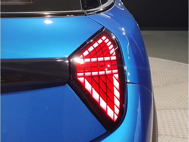 ＭＩＮＩ クーパーＣ　クラシック・トリム　弊社デモレンタ　クラシックトリム　ステアリングヒーター　シートヒーター　純正ＨＤＤナビ　ヘッドアップディスプレイ　バックカメラ　ハーフレザーシート　アクティブクルーズコントロール　障害物センサー（25枚目）