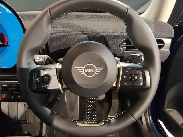 ＭＩＮＩ クーパーＣ　クラシック・トリム　弊社デモレンタ　クラシックトリム　ステアリングヒーター　シートヒーター　純正ＨＤＤナビ　ヘッドアップディスプレイ　バックカメラ　ハーフレザーシート　アクティブクルーズコントロール　障害物センサー（32枚目）