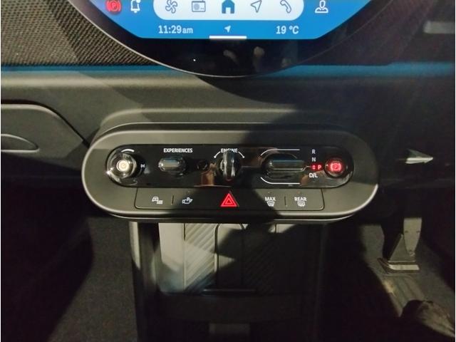 ＭＩＮＩ クーパーＣ　クラシック・トリム　弊社デモレンタ　クラシックトリム　ステアリングヒーター　シートヒーター　純正ＨＤＤナビ　ヘッドアップディスプレイ　バックカメラ　ハーフレザーシート　アクティブクルーズコントロール　障害物センサー（47枚目）