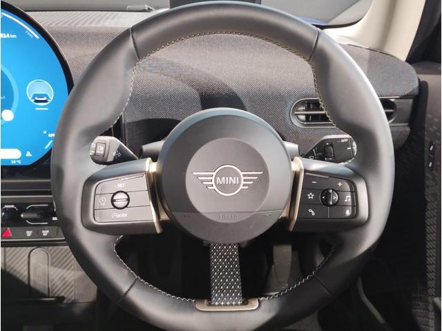 ＭＩＮＩ クーパーＣ　クラシック・トリム　弊社デモレンタ　クラシックトリム　ステアリングヒーター　シートヒーター　純正ＨＤＤナビ　ヘッドアップディスプレイ　バックカメラ　ハーフレザーシート　アクティブクルーズコントロール　障害物センサー（52枚目）