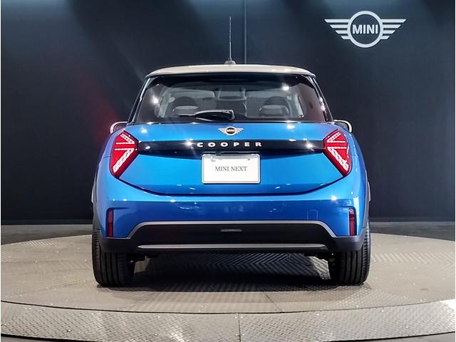 ＭＩＮＩ クーパーＣ　クラシック・トリム　弊社デモレンタ　クラシックトリム　ステアリングヒーター　シートヒーター　純正ＨＤＤナビ　ヘッドアップディスプレイ　バックカメラ　ハーフレザーシート　アクティブクルーズコントロール　障害物センサー（65枚目）