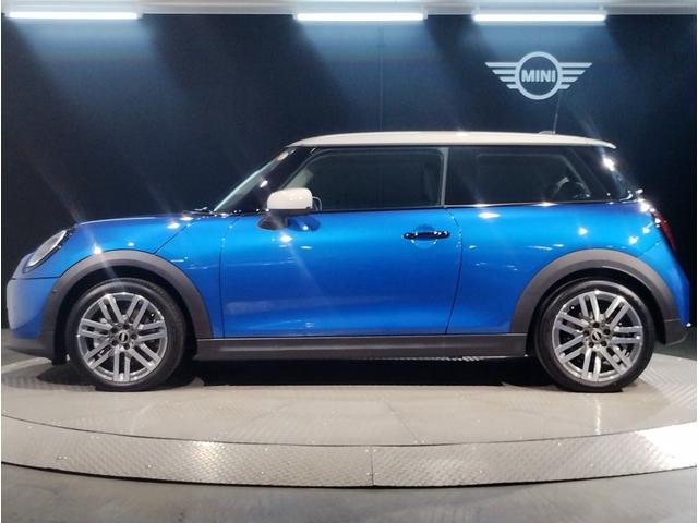 ＭＩＮＩ クーパーＣ　クラシック・トリム　弊社デモレンタ　クラシックトリム　ステアリングヒーター　シートヒーター　純正ＨＤＤナビ　ヘッドアップディスプレイ　バックカメラ　ハーフレザーシート　アクティブクルーズコントロール　障害物センサー（67枚目）