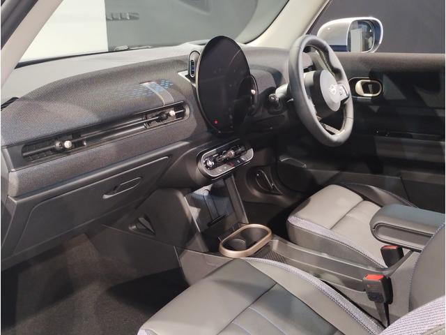 ＭＩＮＩ クーパーＣ　クラシック・トリム　弊社デモレンタ　クラシックトリム　ステアリングヒーター　シートヒーター　純正ＨＤＤナビ　ヘッドアップディスプレイ　バックカメラ　ハーフレザーシート　アクティブクルーズコントロール　障害物センサー（76枚目）