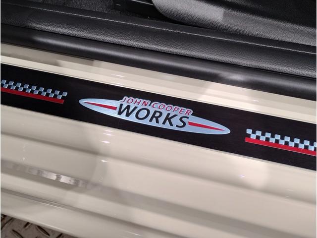 MINI ジョンクーパーワークス ジョンクーパーワークストリム JCWトリム・18インチホイール・ピアノブラックエクステリア・JCWスポーツシート・アップルカープレイ・ヘッドアップディスプレイ・衝突軽減ブレーキ・パーキングアシスト・バックカメラ・ドライビングモード(54枚目)