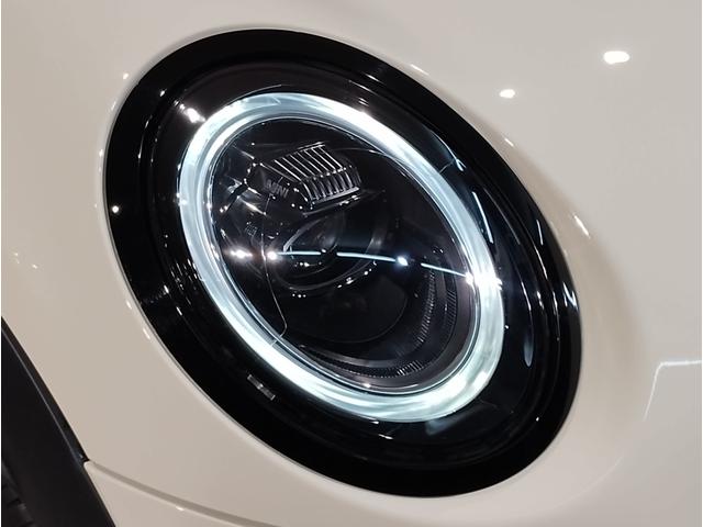 MINI ジョンクーパーワークス ジョンクーパーワークストリム JCWトリム・18インチホイール・ピアノブラックエクステリア・JCWスポーツシート・アップルカープレイ・ヘッドアップディスプレイ・衝突軽減ブレーキ・パーキングアシスト・バックカメラ・ドライビングモード(80枚目)