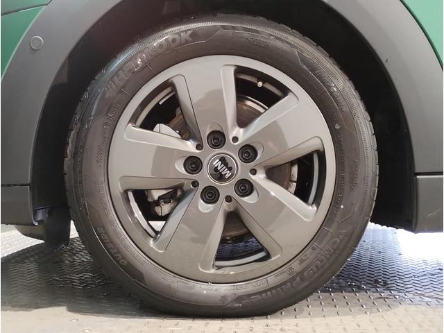 MINI クーパーDプレミアムプラスパッケージクラシックトリム ワンオーナー レザレットシート シートヒーター アクティブクルーズコントロール アップルカープレイ コンフォートアクセス 純正16インチAW シートヒーター ミラーETC LEDライト バックカメラ(18枚目)