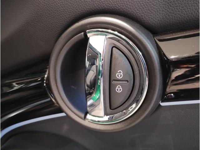 MINI クーパーDプレミアムプラスパッケージクラシックトリム ワンオーナー レザレットシート シートヒーター アクティブクルーズコントロール アップルカープレイ コンフォートアクセス 純正16インチAW シートヒーター ミラーETC LEDライト バックカメラ(36枚目)