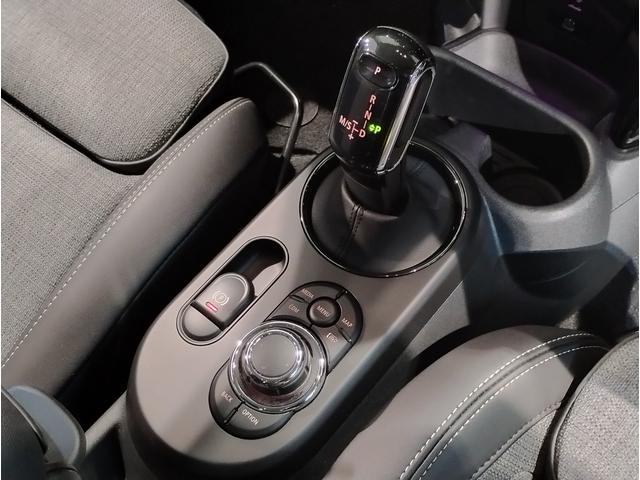 MINI クーパーDプレミアムプラスパッケージクラシックトリム ワンオーナー レザレットシート シートヒーター アクティブクルーズコントロール アップルカープレイ コンフォートアクセス 純正16インチAW シートヒーター ミラーETC LEDライト バックカメラ(38枚目)