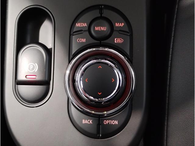 MINI クーパーDプレミアムプラスパッケージクラシックトリム ワンオーナー レザレットシート シートヒーター アクティブクルーズコントロール アップルカープレイ コンフォートアクセス 純正16インチAW シートヒーター ミラーETC LEDライト バックカメラ(43枚目)