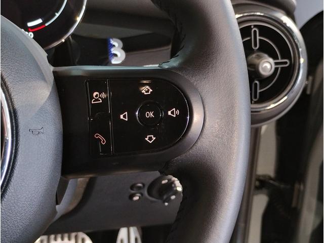 ＭＩＮＩ クーパーＤ　ブリック・レーン・エディション　限定車　クラシックトリム　純正ナビ　１７インチＡＷ　ブラックレザーシート　シートヒーター　バックカメラ　ＰＤＣセンサー　コンフォートアクセス　ミラーＥＴＣ　ＬＥＤヘッドライト（60枚目）