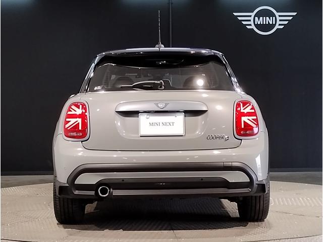 ＭＩＮＩ クーパーＤ　ブリック・レーン・エディション　限定車　クラシックトリム　純正ナビ　１７インチＡＷ　ブラックレザーシート　シートヒーター　バックカメラ　ＰＤＣセンサー　コンフォートアクセス　ミラーＥＴＣ　ＬＥＤヘッドライト（73枚目）