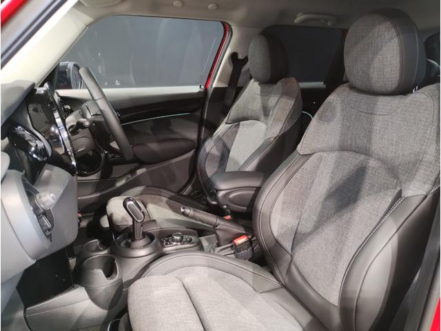 MINI クーパーD クラシック・トリム ワンオーナー AppleCarplay シートヒーター バックカメラ コンフォートアクセス LEDヘッドライト ユニオンジャックテールランプ クラシックトリム 純正16インチアルミホイール(27枚目)