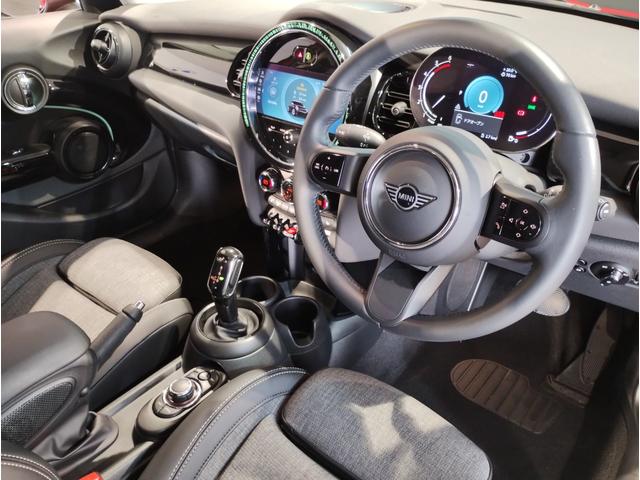 MINI クーパーD クラシック・トリム ワンオーナー AppleCarplay シートヒーター バックカメラ コンフォートアクセス LEDヘッドライト ユニオンジャックテールランプ クラシックトリム 純正16インチアルミホイール(28枚目)