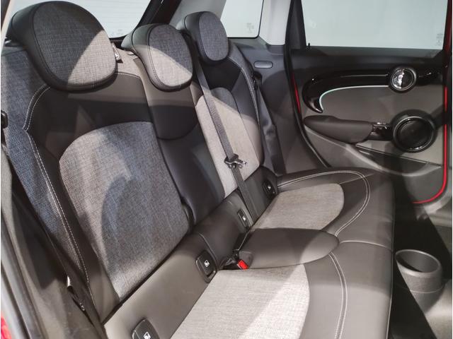 MINI クーパーD クラシック・トリム ワンオーナー AppleCarplay シートヒーター バックカメラ コンフォートアクセス LEDヘッドライト ユニオンジャックテールランプ クラシックトリム 純正16インチアルミホイール(30枚目)