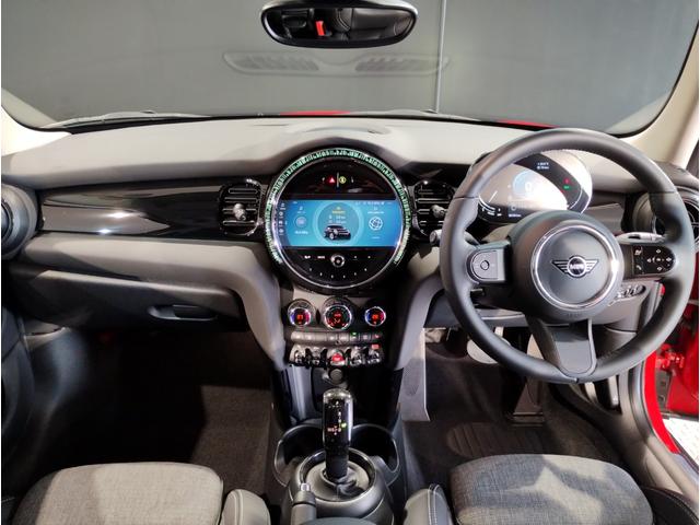 MINI クーパーD クラシック・トリム ワンオーナー AppleCarplay シートヒーター バックカメラ コンフォートアクセス LEDヘッドライト ユニオンジャックテールランプ クラシックトリム 純正16インチアルミホイール(34枚目)