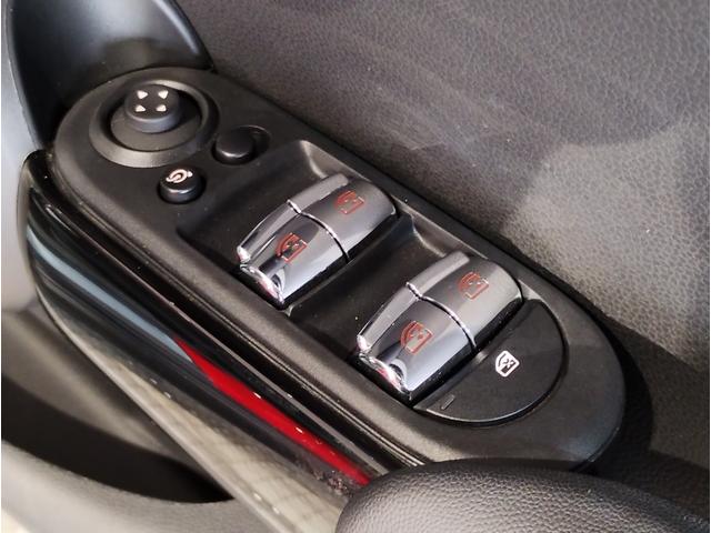 MINI クーパーD クラシック・トリム ワンオーナー AppleCarplay シートヒーター バックカメラ コンフォートアクセス LEDヘッドライト ユニオンジャックテールランプ クラシックトリム 純正16インチアルミホイール(37枚目)