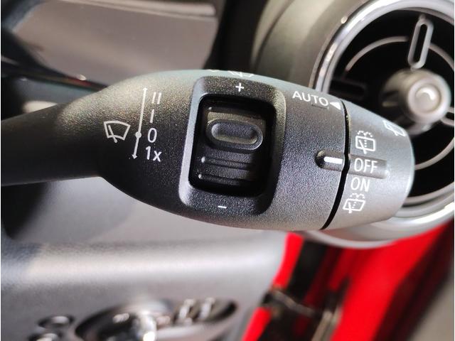 MINI クーパーD クラシック・トリム ワンオーナー AppleCarplay シートヒーター バックカメラ コンフォートアクセス LEDヘッドライト ユニオンジャックテールランプ クラシックトリム 純正16インチアルミホイール(57枚目)