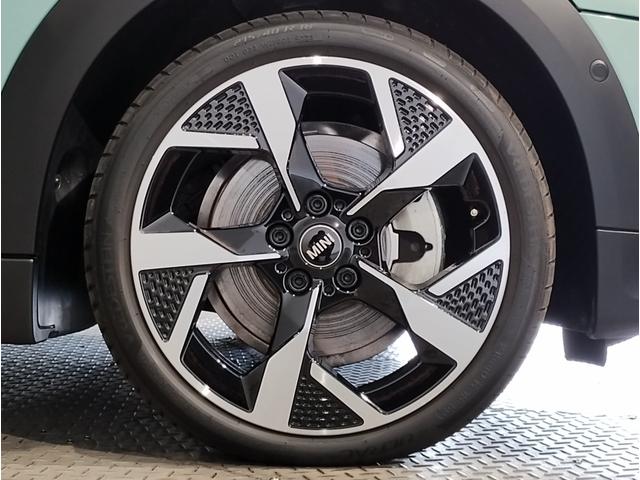 MINI クーパーS クラシック・トリム デモカー 18インチAW ホワイトルーフ クラシックトリム LEDヘッドライト コンフォートアクセス ミラーETC 全周囲カメラ LEDヘッドライト ヘッドアップディスプレイ(13枚目)